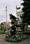 Auf dem Platz der Unabhängigkeit in Kiew
